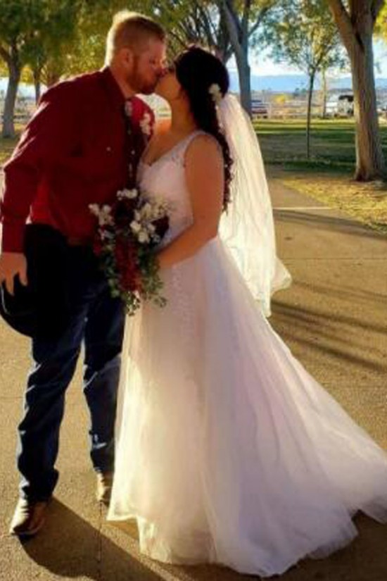 A-Line Lace V Neck Wedding Dresses Bridal Gowns 903184 A-Line Lace V Neck Wedding Dresses Bridal Gowns 903184