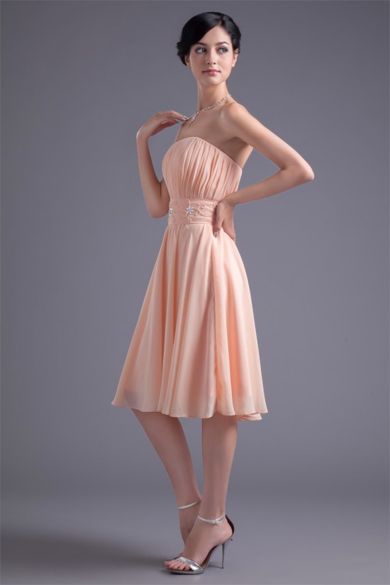 A-Line Strapless Knee-Length Beading Short Bridesmaid Dresses 02010529 A-Line Strapless Knee-Length Beading Short Bridesmaid Dresses 02010529