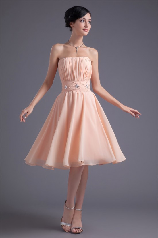 A-Line Strapless Knee-Length Beading Short Bridesmaid Dresses 02010529 A-Line Strapless Knee-Length Beading Short Bridesmaid Dresses 02010529