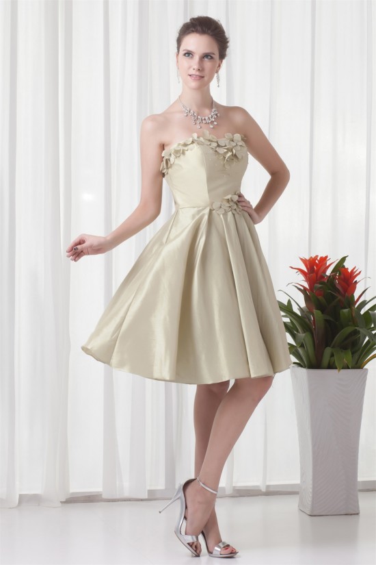 A-Line Strapless Sleeveless Taffeta Beading Knee-Length Bridesmaid Dresses 02010541 A-Line Strapless Sleeveless Taffeta Beading Knee-Length Bridesmaid Dresses 02010541