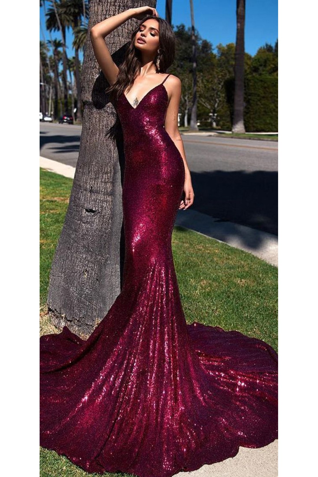 Glamorous Long Mermaid V-neck Spaghetti Straps Lace Prom Dress with Slit main image 0