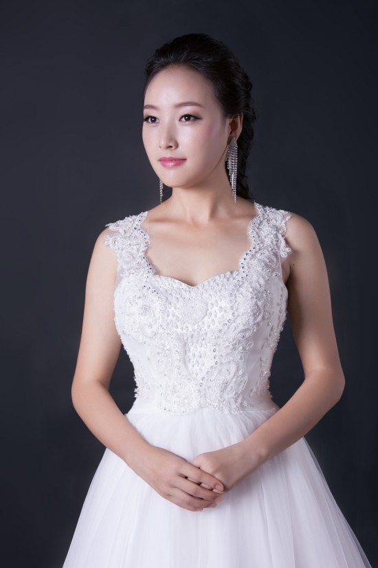 A-line Beaded Appliques Bridal Wedding Dresses WD010383 A-line Beaded Appliques Bridal Wedding Dresses WD010383