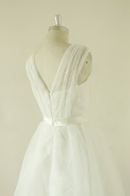 A-line V-neck Short Lace Bridal Wedding Dresses WD010522 A-line V-neck Short Lace Bridal Wedding Dresses WD010522