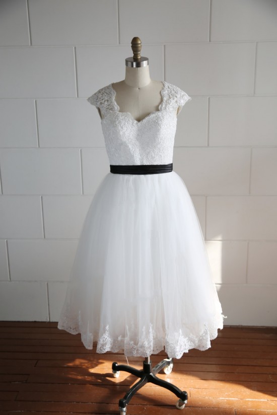 A-line Short Lace BowKnot Bridal Wedding Dresses WD010806 A-line Short Lace BowKnot Bridal Wedding Dresses WD010806