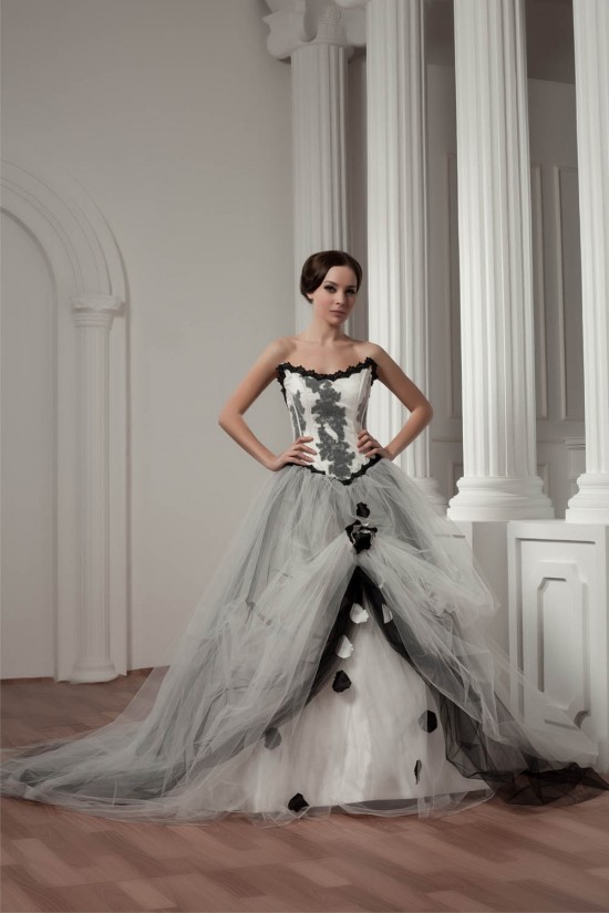 Satin Fine Netting A-Line Strapless Sleeveless Wedding Dresses 2030836 Satin Fine Netting A-Line Strapless Sleeveless Wedding Dresses 2030836