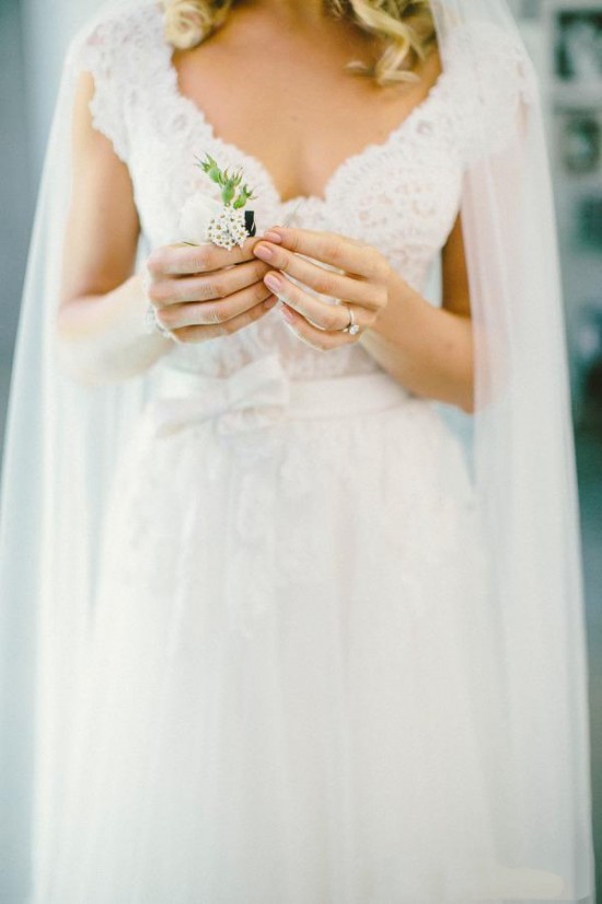 A-Line V-Neck Lace Wedding Dresses Bridal Gowns 3030267